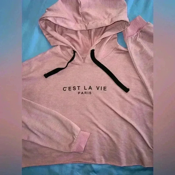 Forever 21 Tops - Forever 21 Cropped Hoodie